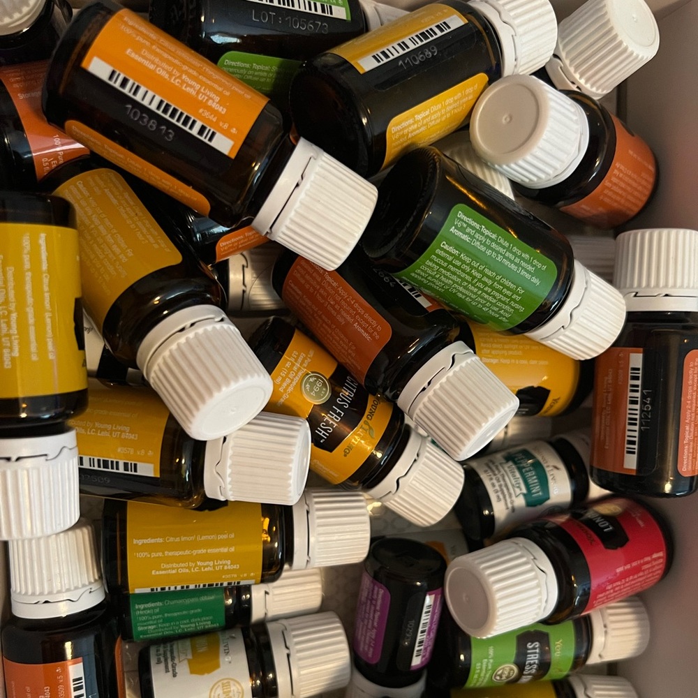 Young Living Essential Oils( Buy 10, Free diffuser!!!)